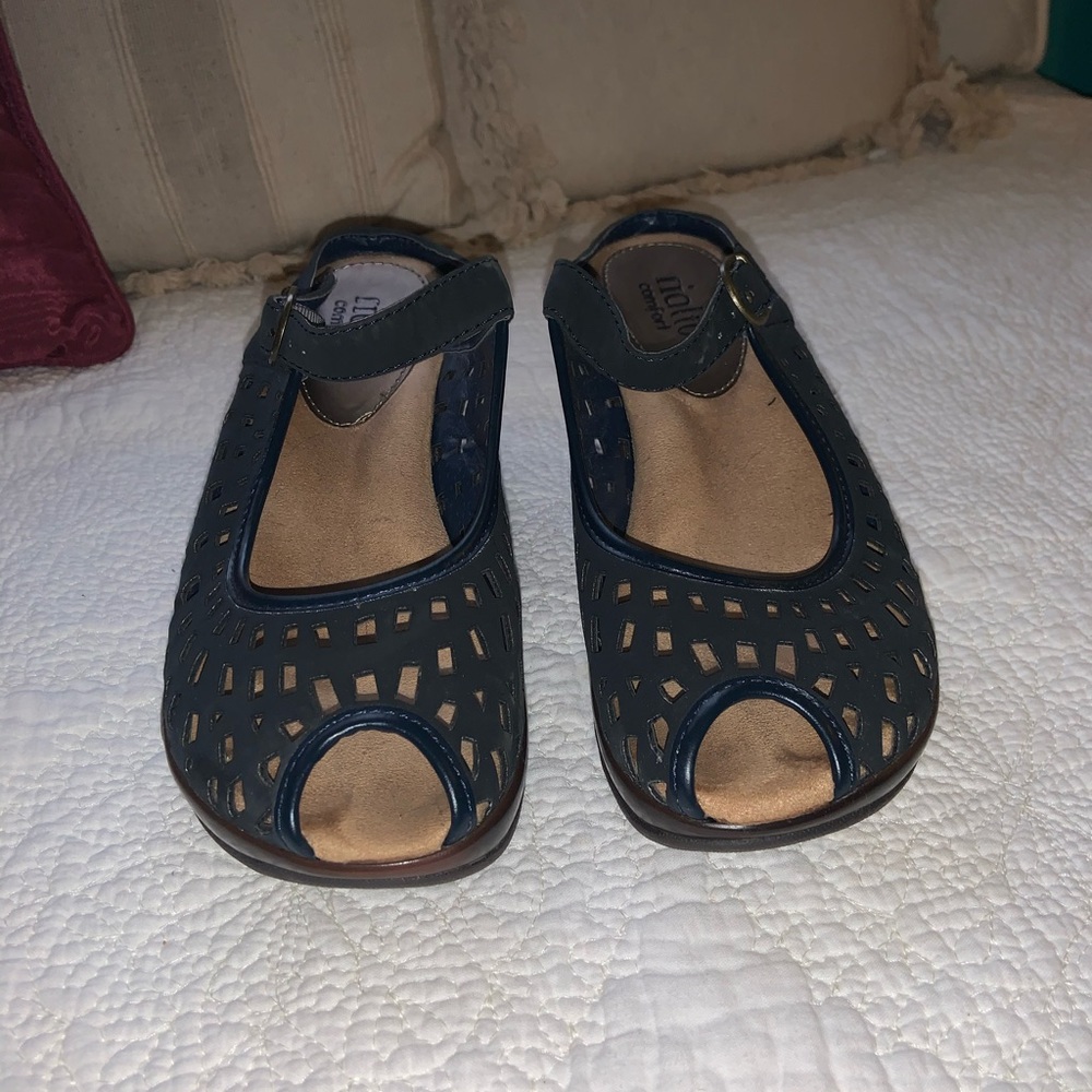 Women’s Sandals